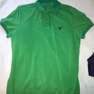 Green American Eagle golf shirt
